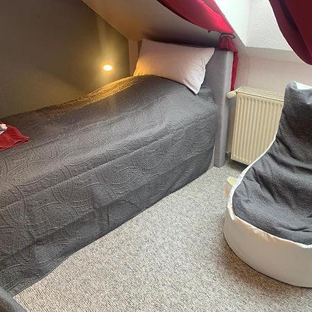 Best-Preis -Vip Lounge- Mit Netflix, Self-Check-In, Ebike Ladestation, Fahrradraum, Wlan Und Netflix - Direkt Am Elberadweg Im Herzen Von Wittenberge Buitenkant foto