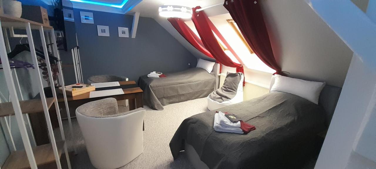 Best-Preis -Vip Lounge- Mit Netflix, Self-Check-In, Ebike Ladestation, Fahrradraum, Wlan Und Netflix - Direkt Am Elberadweg Im Herzen Von Wittenberge Buitenkant foto