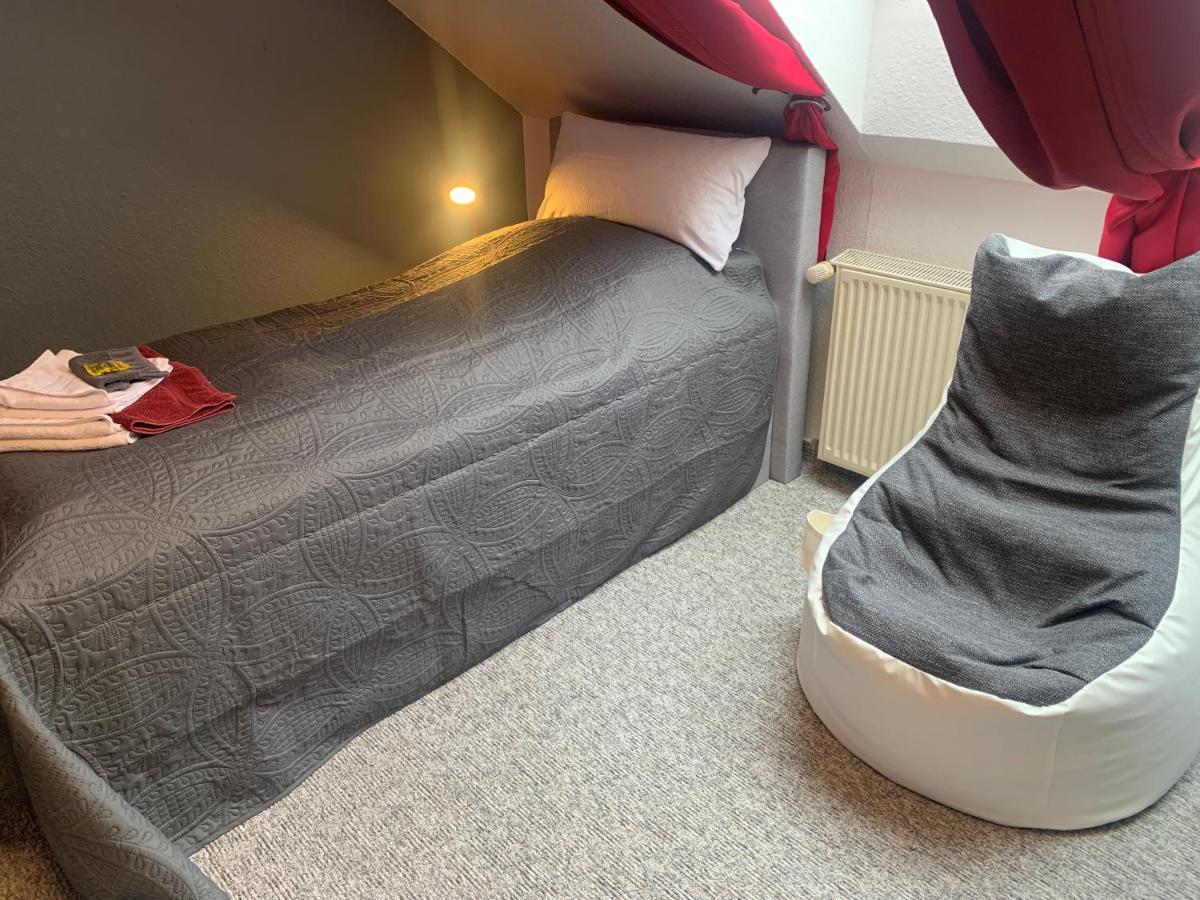Best-Preis -Vip Lounge- Mit Netflix, Self-Check-In, Ebike Ladestation, Fahrradraum, Wlan Und Netflix - Direkt Am Elberadweg Im Herzen Von Wittenberge Buitenkant foto
