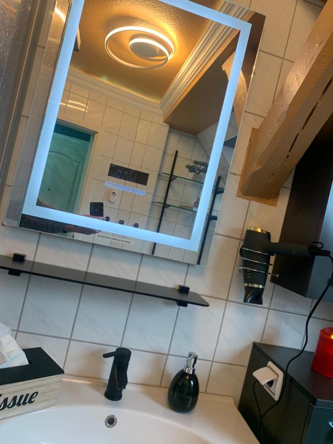 Best-Preis -Vip Lounge- Mit Netflix, Self-Check-In, Ebike Ladestation, Fahrradraum, Wlan Und Netflix - Direkt Am Elberadweg Im Herzen Von Wittenberge Buitenkant foto