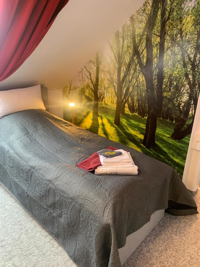 Best-Preis -Vip Lounge- Mit Netflix, Self-Check-In, Ebike Ladestation, Fahrradraum, Wlan Und Netflix - Direkt Am Elberadweg Im Herzen Von Wittenberge Buitenkant foto